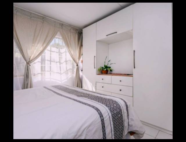 2 BEDROOM APARTMENT FOR SALE IN WHITNEY GARDENS